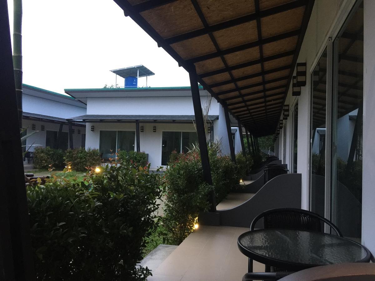 Malee Sirin Old Town Koh Lanta Exterior foto